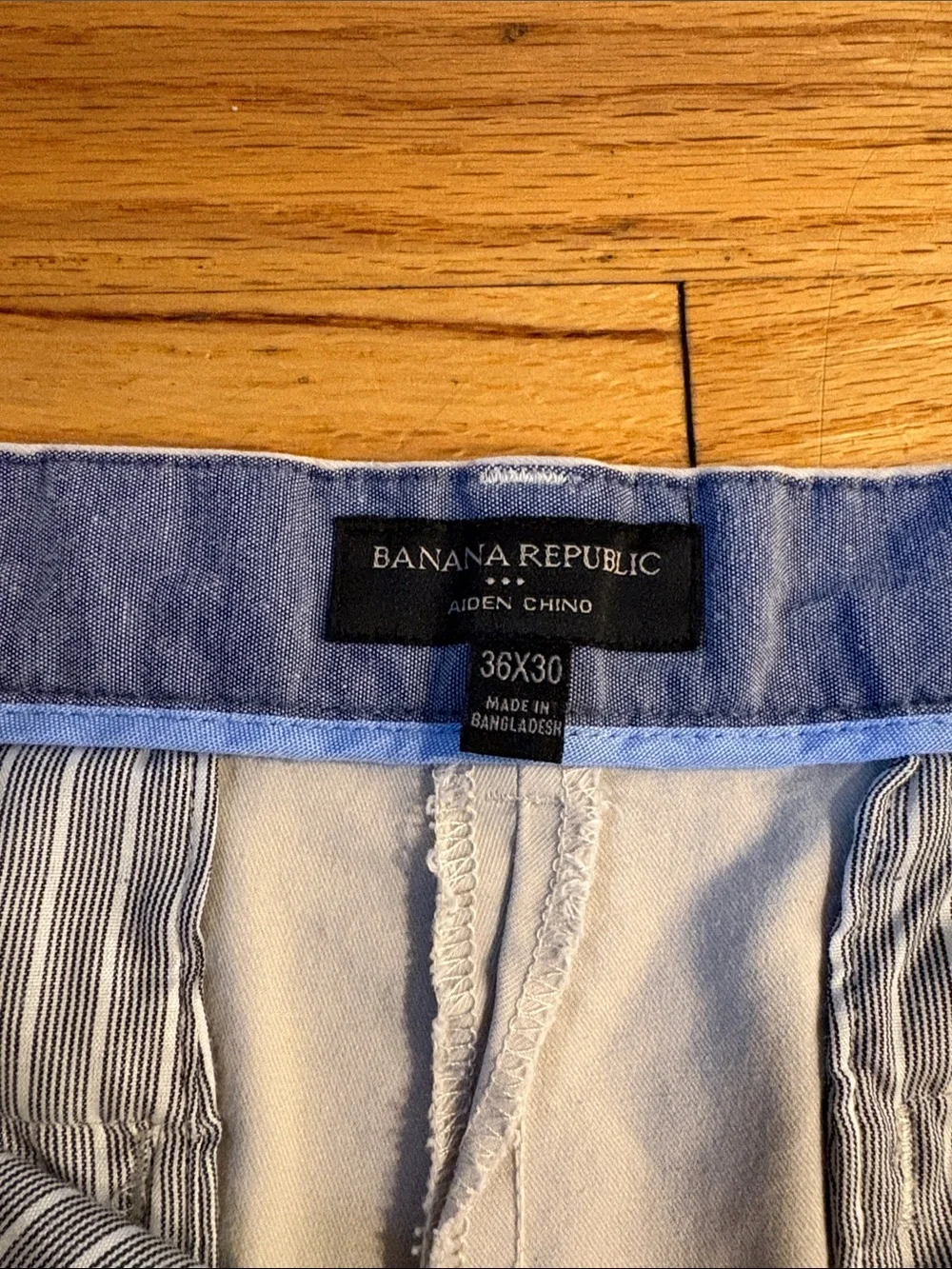Banana Republic Men's Light Khaki Chinos